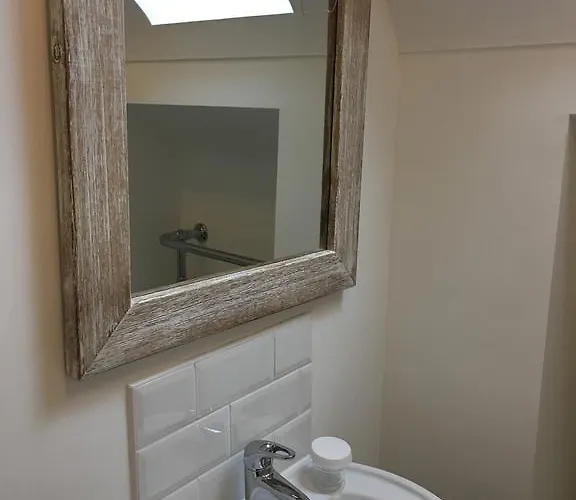 View Nocleg ze śniadaniem 3*